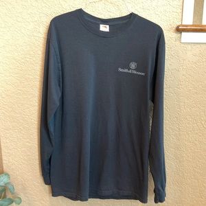 Men’s Long Sleeve Smith & Wesson T-Shirt.  Size Medium. Excellent Condition.